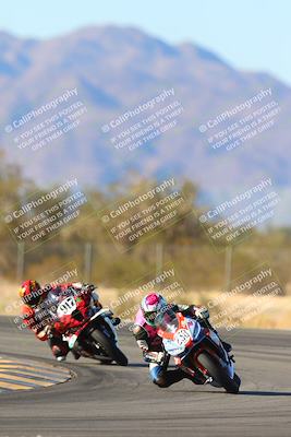 media/Jan-10-2025-CVMA Friday Practice (Fri) [[489e0da257]]/Group 4 and Trackday/Session 5 (Turn 7)/